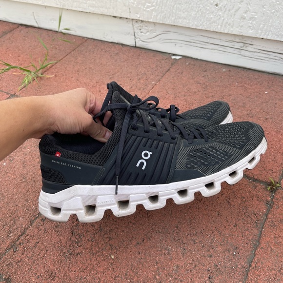On Running Shoes - ON RUNNING
Cloudswift Trainers size 11